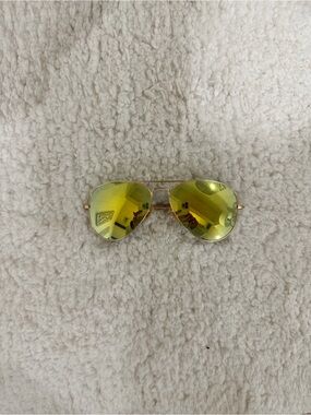 Ray-Ban Gold Frame Yellow Mirrored Aviator Sunglasses